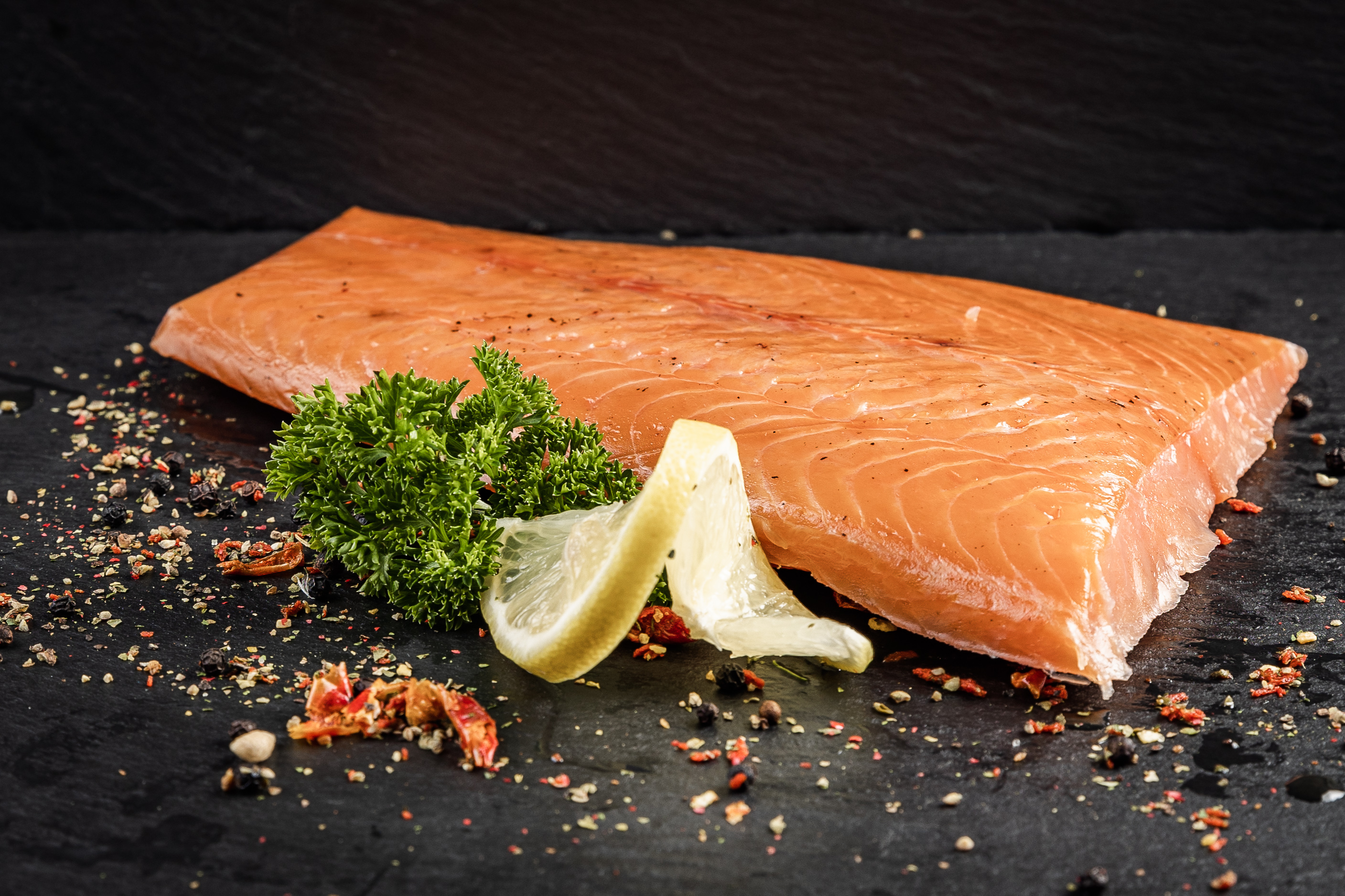 Geräucherter Lachs – zart, mild & aus eigener Räucherei